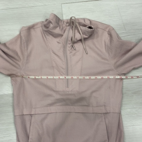 Lululemon Athletica 2020 Pack Light Pullover in Porcelain Pink - Picture 12 of 16